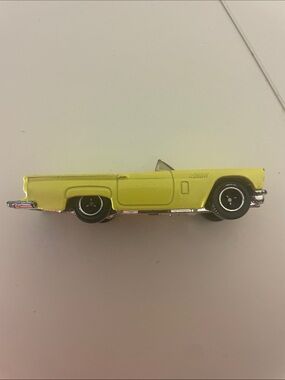 Matchbox 1957 Thunderbird Yellow, 1988 1:64